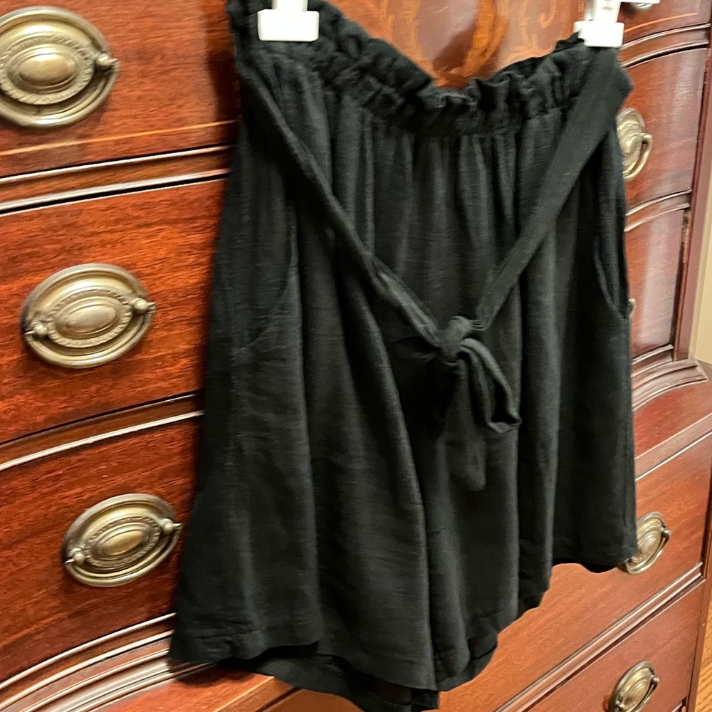 Linen Shorts - Picture 7 of 8